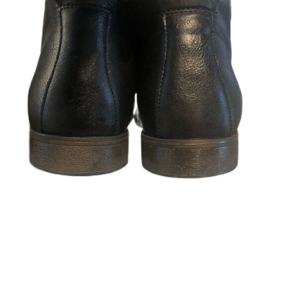 Kenneth Cole chukka boots EUC main image 8